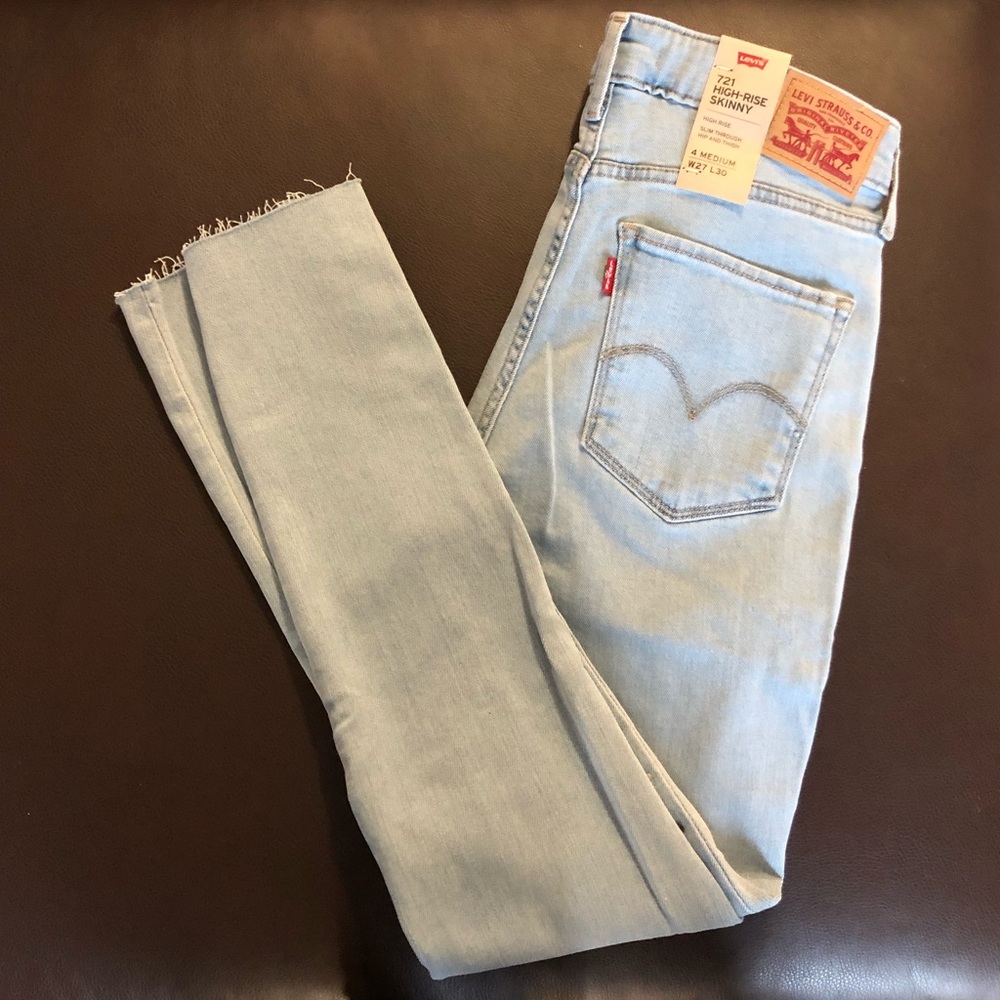 NEW Levi’s Jeans!! - Picture 6 of 6